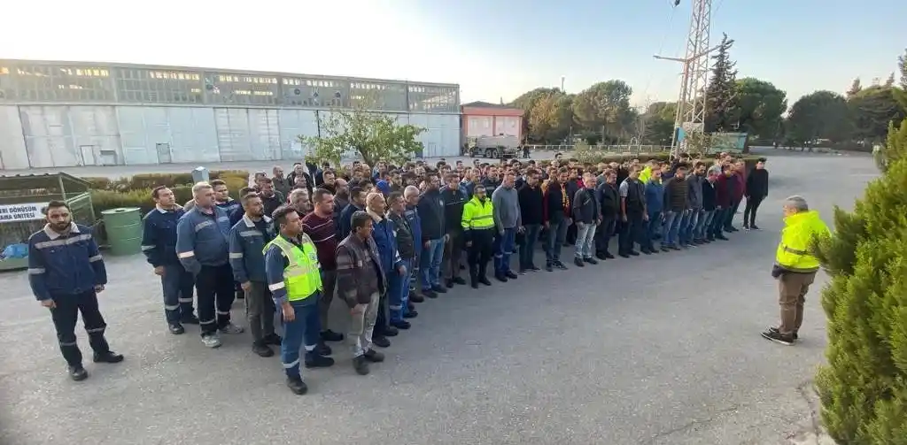 Somalı madenciler Amasra’daki şehit madenciler için saygı duruşunda bulundu
