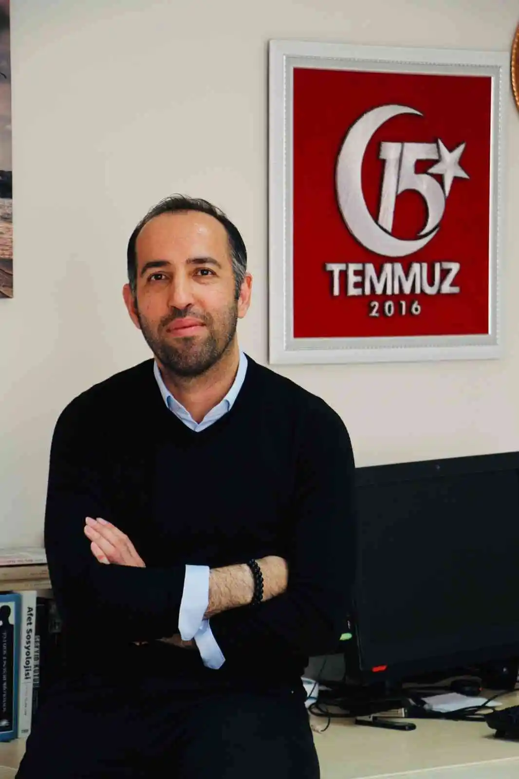 Sosyolog Prof. Dr. Palabıyık: "HDP, altılı masayı tespih yapmış sallıyor"