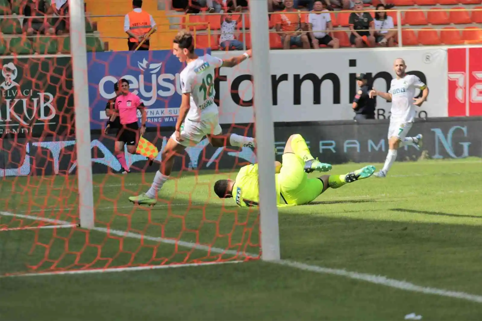 Spor Toto Süper Lig: Corendon Alanyaspor: 0 - Giresunspor: 0 (İlk yarı)
