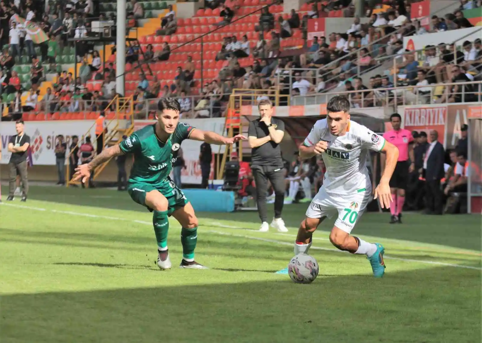 Spor Toto Süper Lig: Corendon Alanyaspor: 0 - Giresunspor: 0 (İlk yarı)
