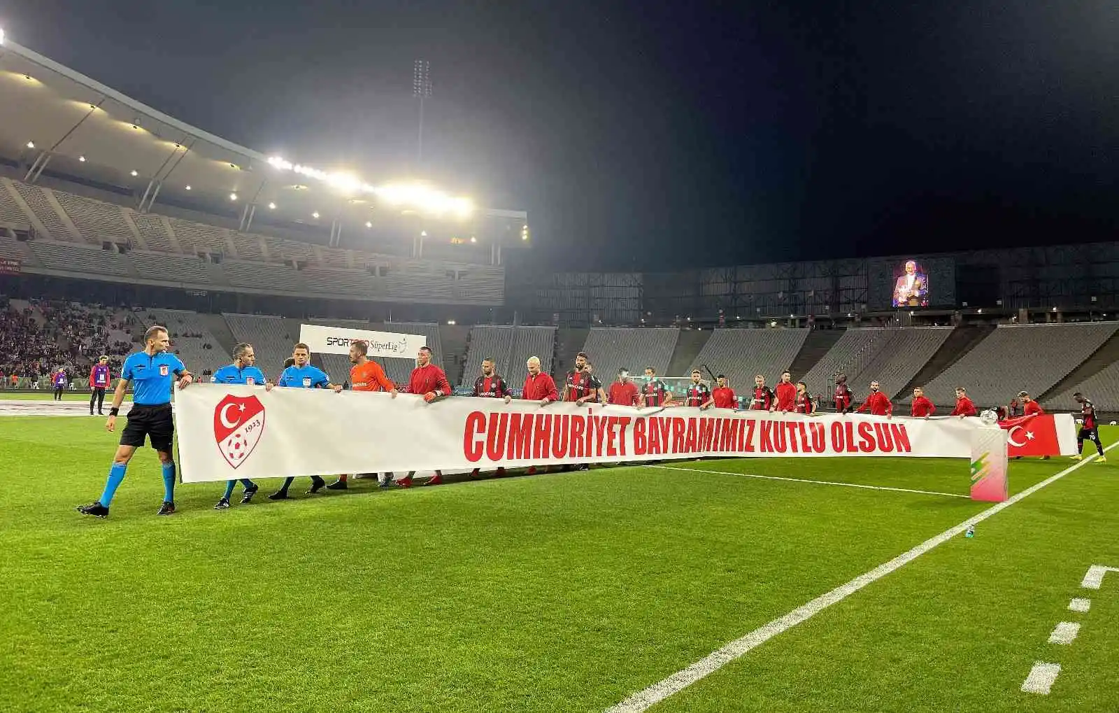 Spor Toto Süper Lig: Fatih Karagümrük: 0 - Galatasaray: 0 (Maç devam ediyor)
