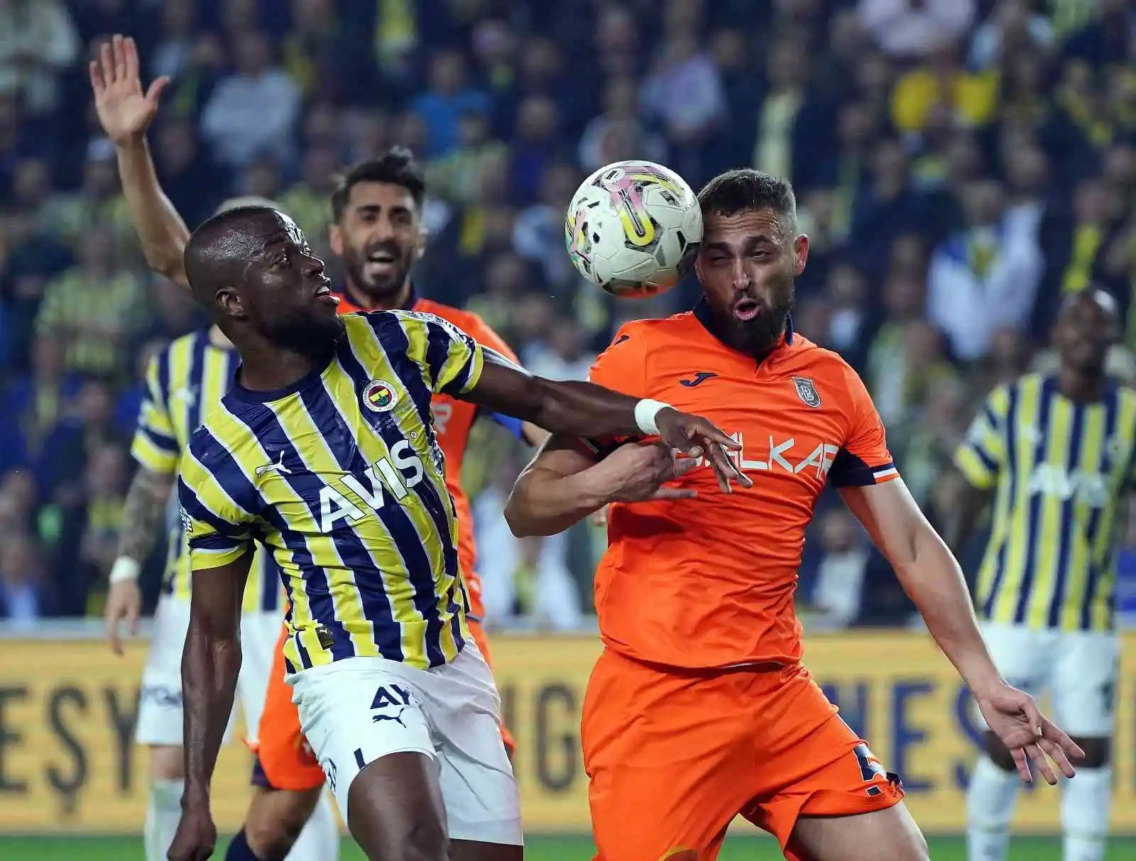 Spor Toto Süper Lig: Fenerbahçe: 0 - Medipol Başakşehir: 0 (İlk yarı)