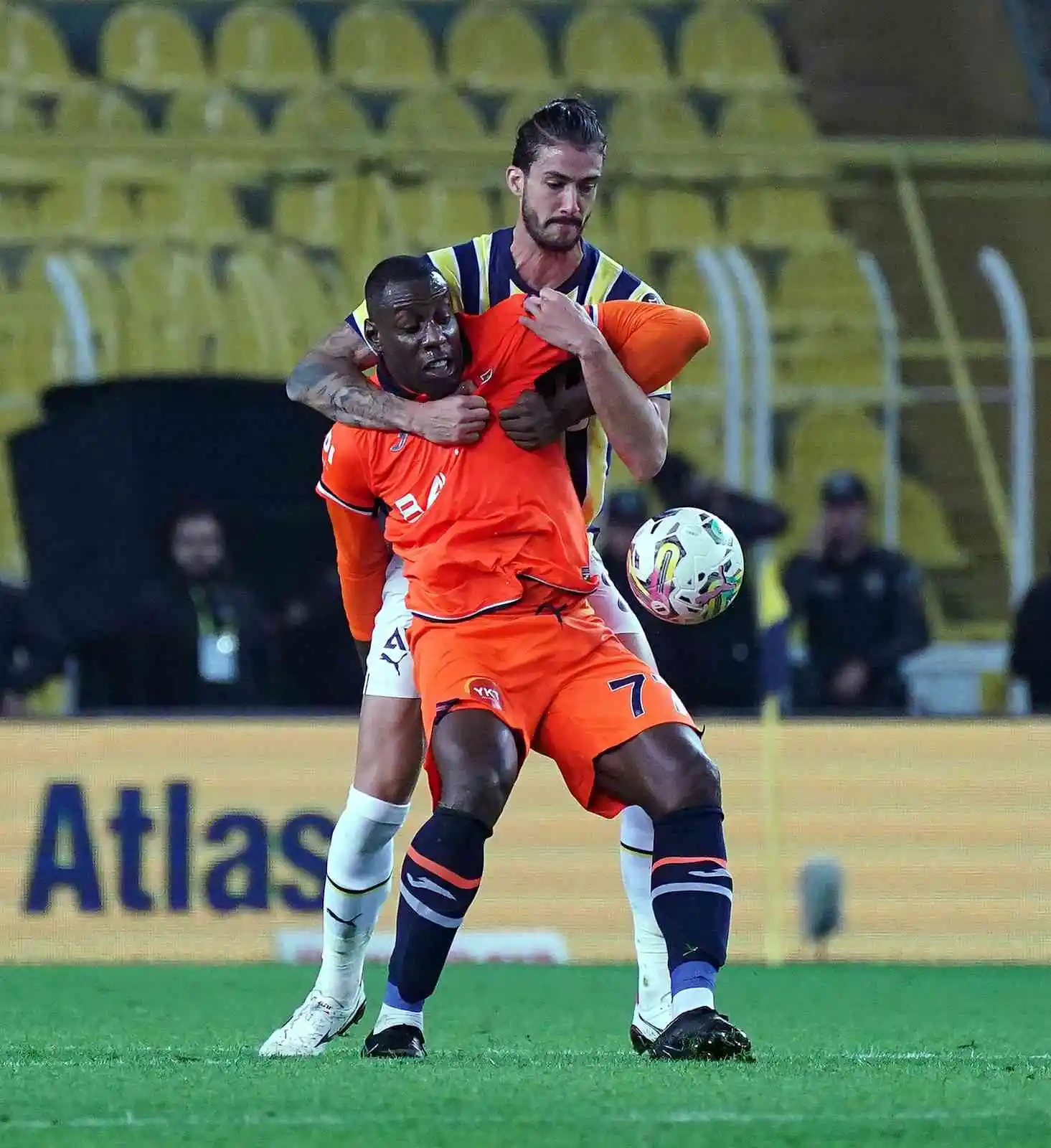Spor Toto Süper Lig: Fenerbahçe: 0 - Medipol Başakşehir: 0 (İlk yarı)