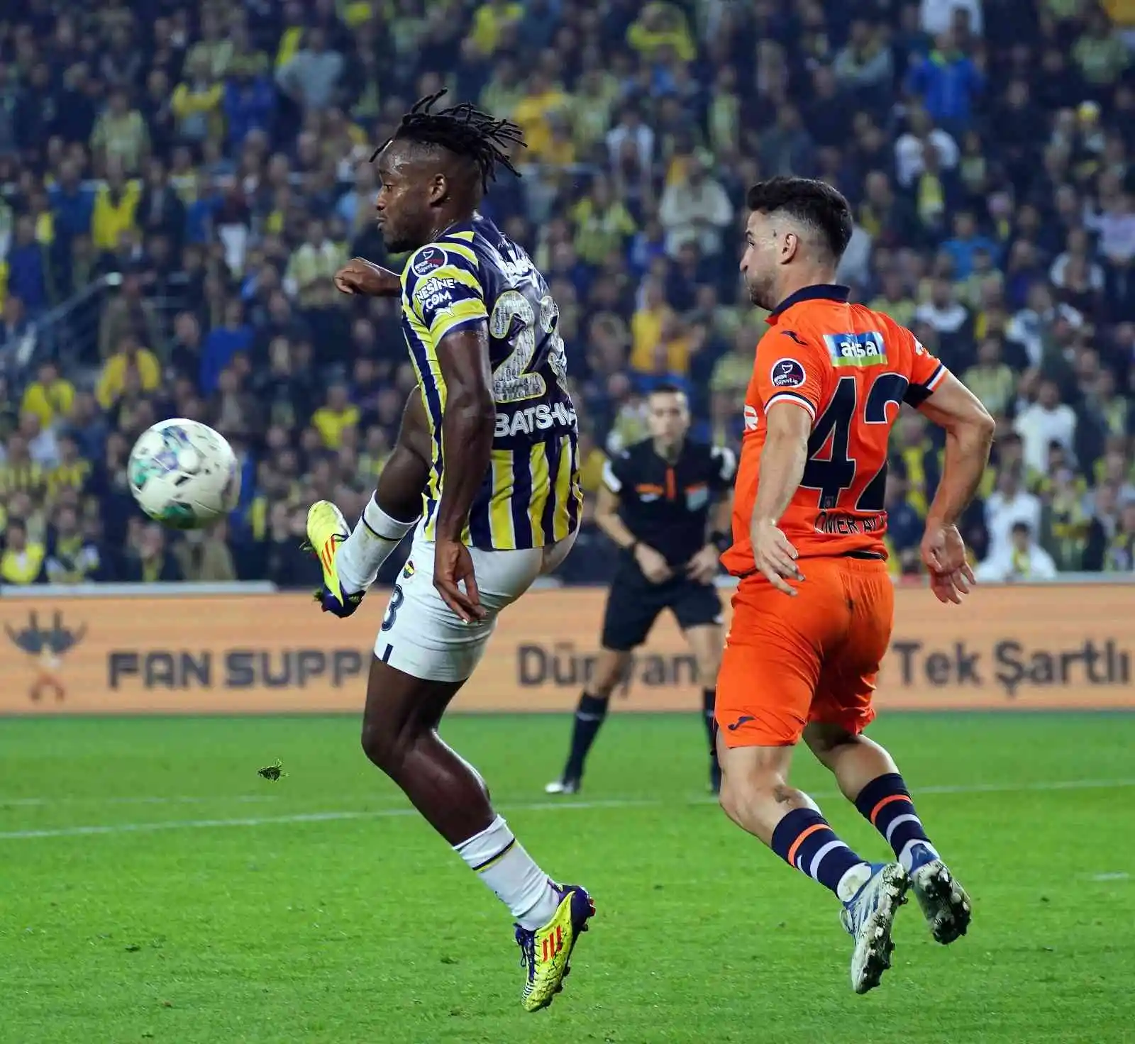 Spor Toto Süper Lig: Fenerbahçe: 0 - Medipol Başakşehir: 0 (İlk yarı)