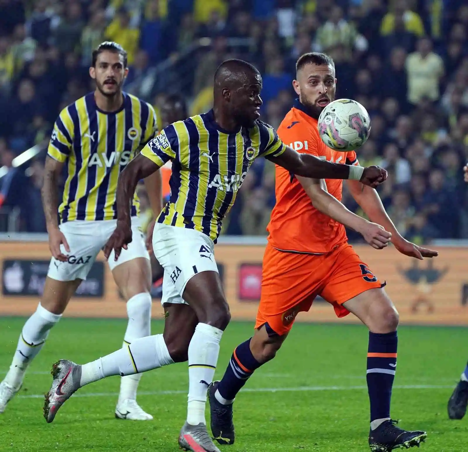 Spor Toto Süper Lig: Fenerbahçe: 0 - Medipol Başakşehir: 0 (İlk yarı)