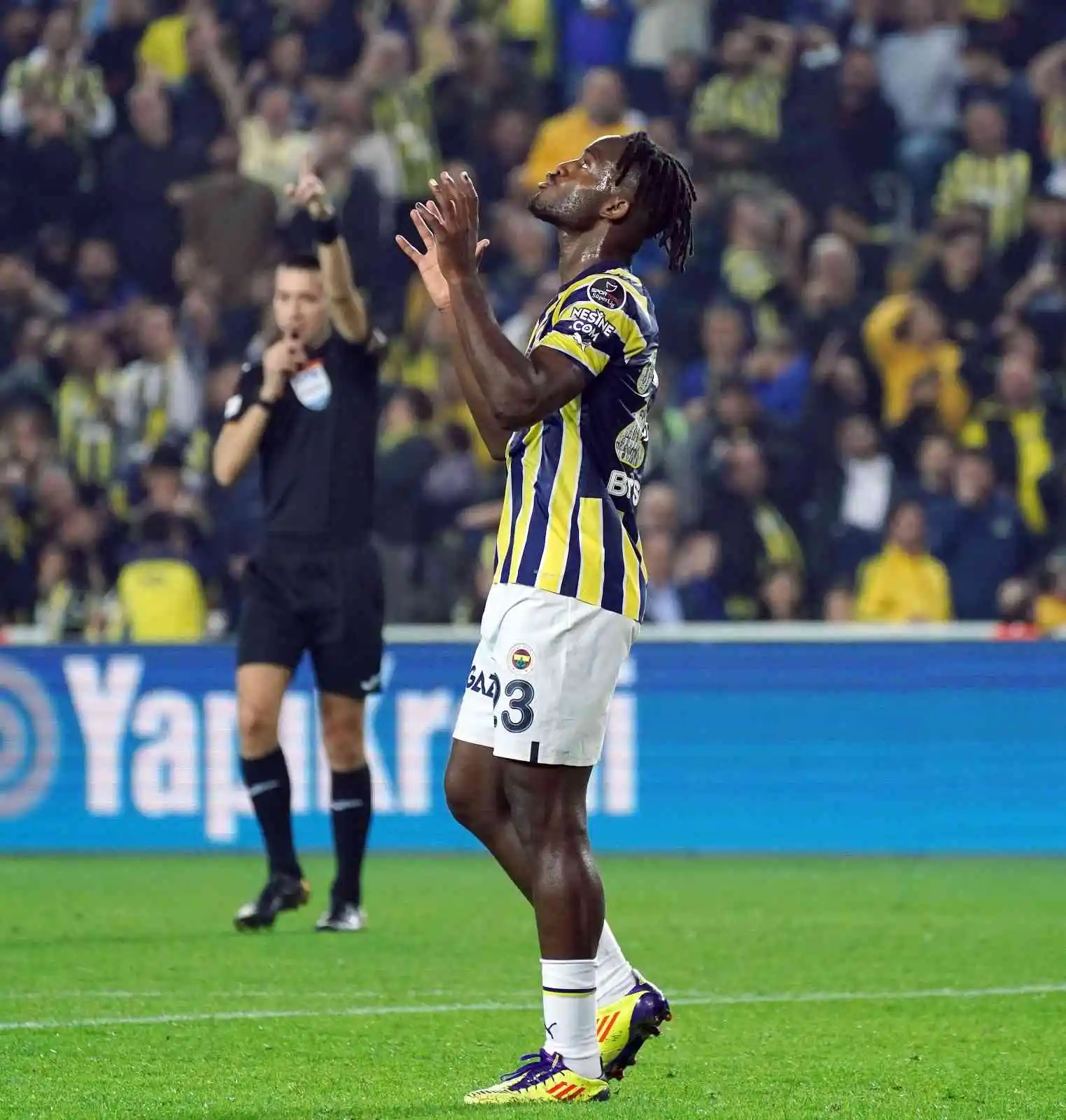 Spor Toto Süper Lig: Fenerbahçe: 0 - Medipol Başakşehir: 0 (İlk yarı)