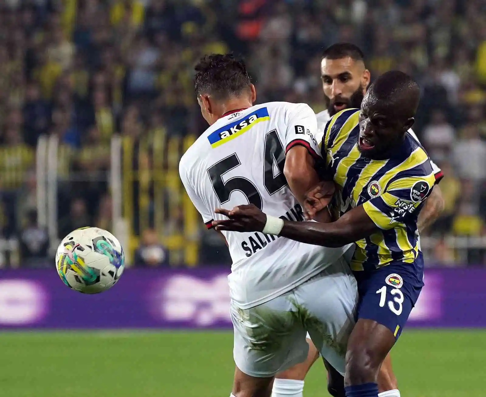 Spor Toto Süper Lig: Fenerbahçe: 2 - Fatih Karagümrük: 2 (İlk yarı)
