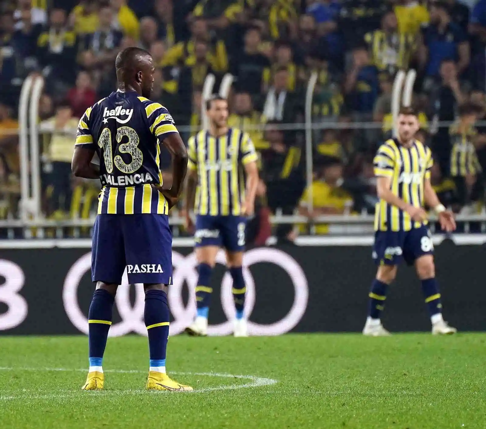 Spor Toto Süper Lig: Fenerbahçe: 2 - Fatih Karagümrük: 2 (İlk yarı)
