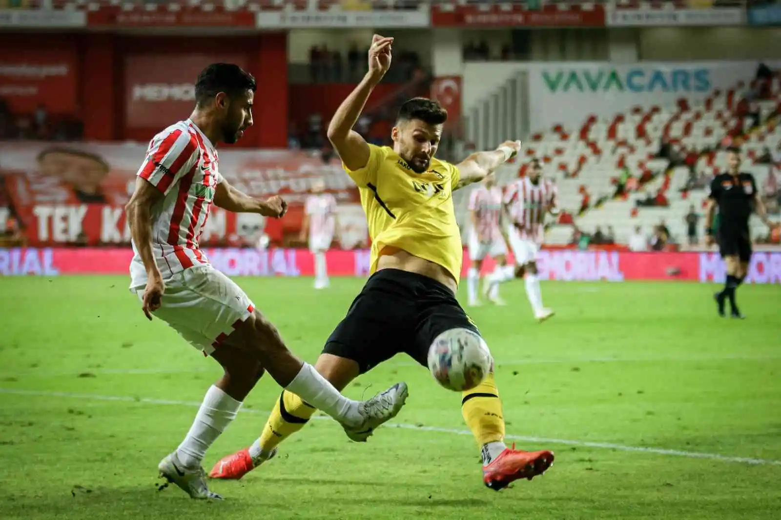 Spor Toto Süper Lig: FTA Antalyaspor: 2 - İstanbulspor: 1 (Maç sonucu)