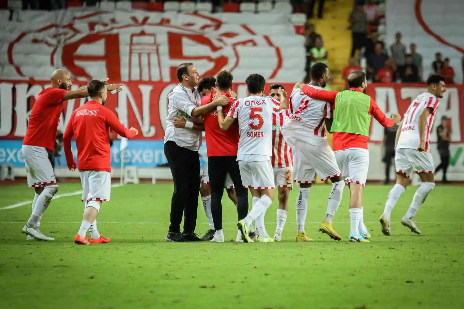 Spor Toto Süper Lig: FTA Antalyaspor: 2 - İstanbulspor: 1 (Maç sonucu)