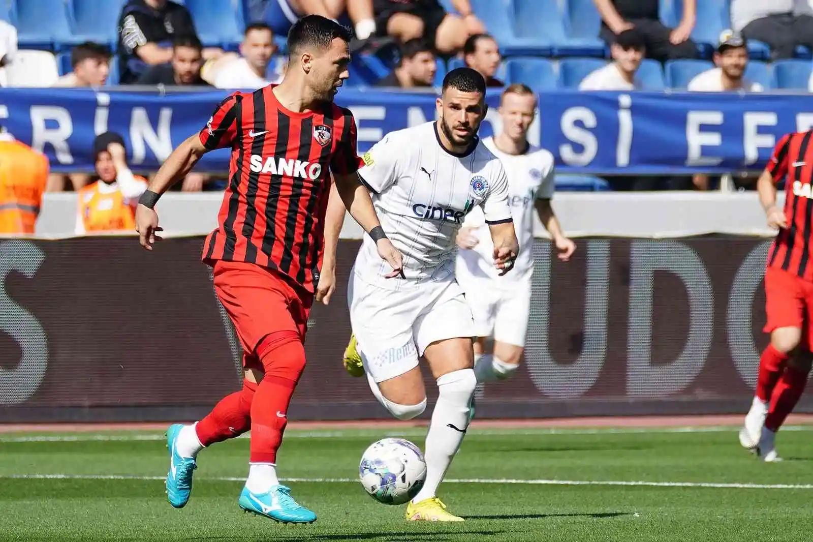 Spor Toto Süper Lig: Kasımpaşa: 0 - Gaziantep FK: 0 (Maç devam ediyor)
