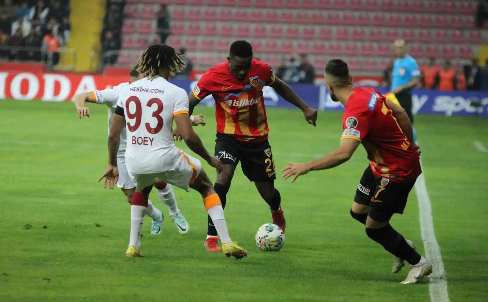 Spor Toto Süper Lig: Kayserispor: 0 - Galatasaray: 0 (Maç devam ediyor)