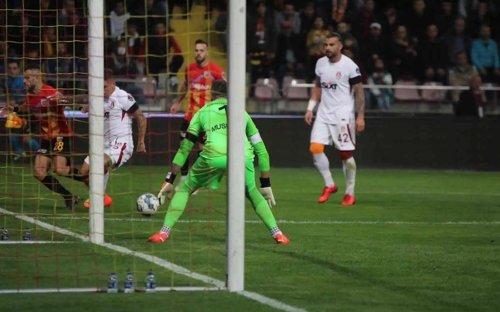 Spor Toto Süper Lig: Kayserispor: 0 - Galatasaray: 0 (Maç devam ediyor)