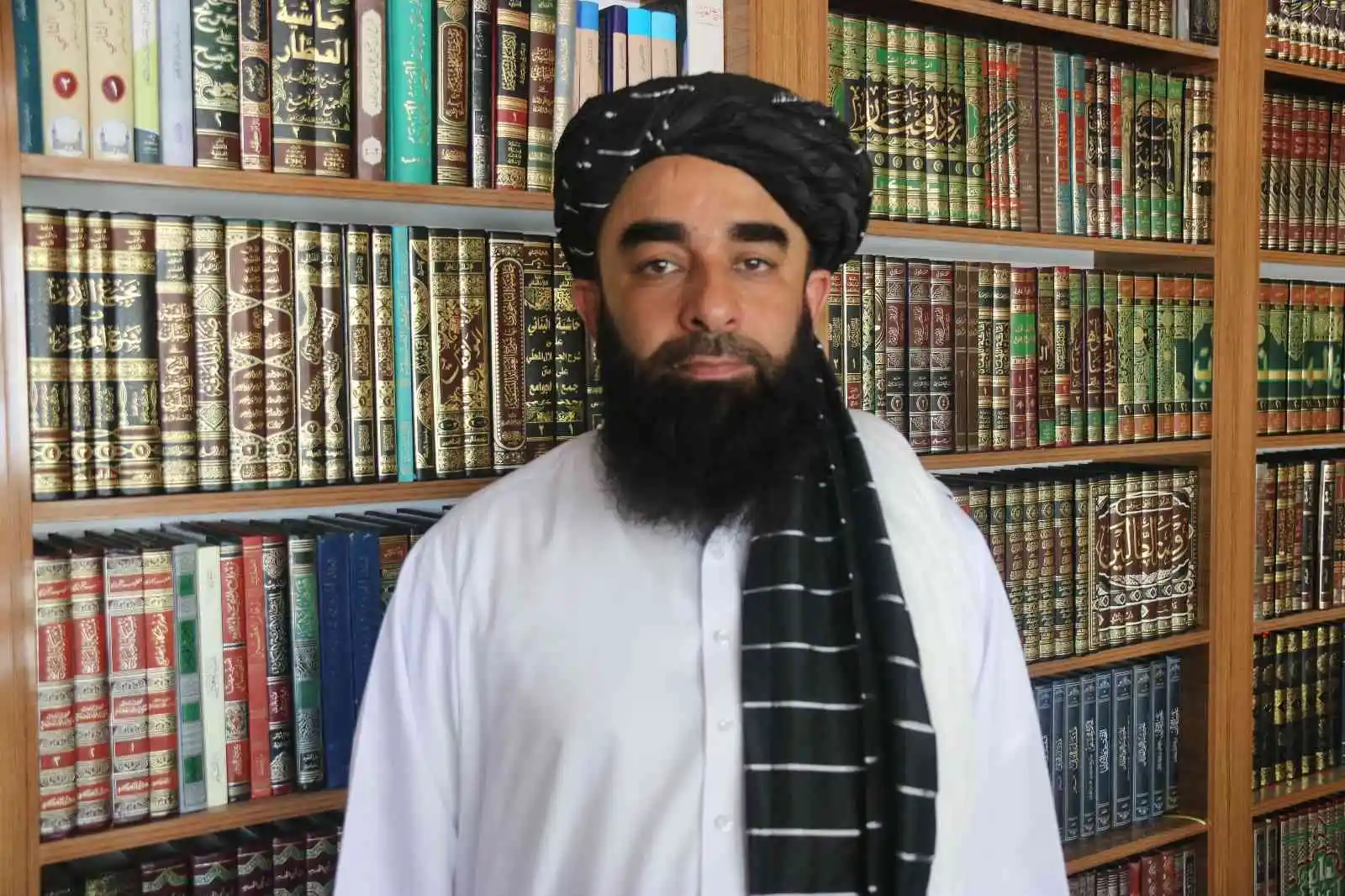 Taliban Sözcüsü Mücahid: "Afganistan'da şu anda savaş durmuş ve işgalci güçler çıkartılmıştır"
