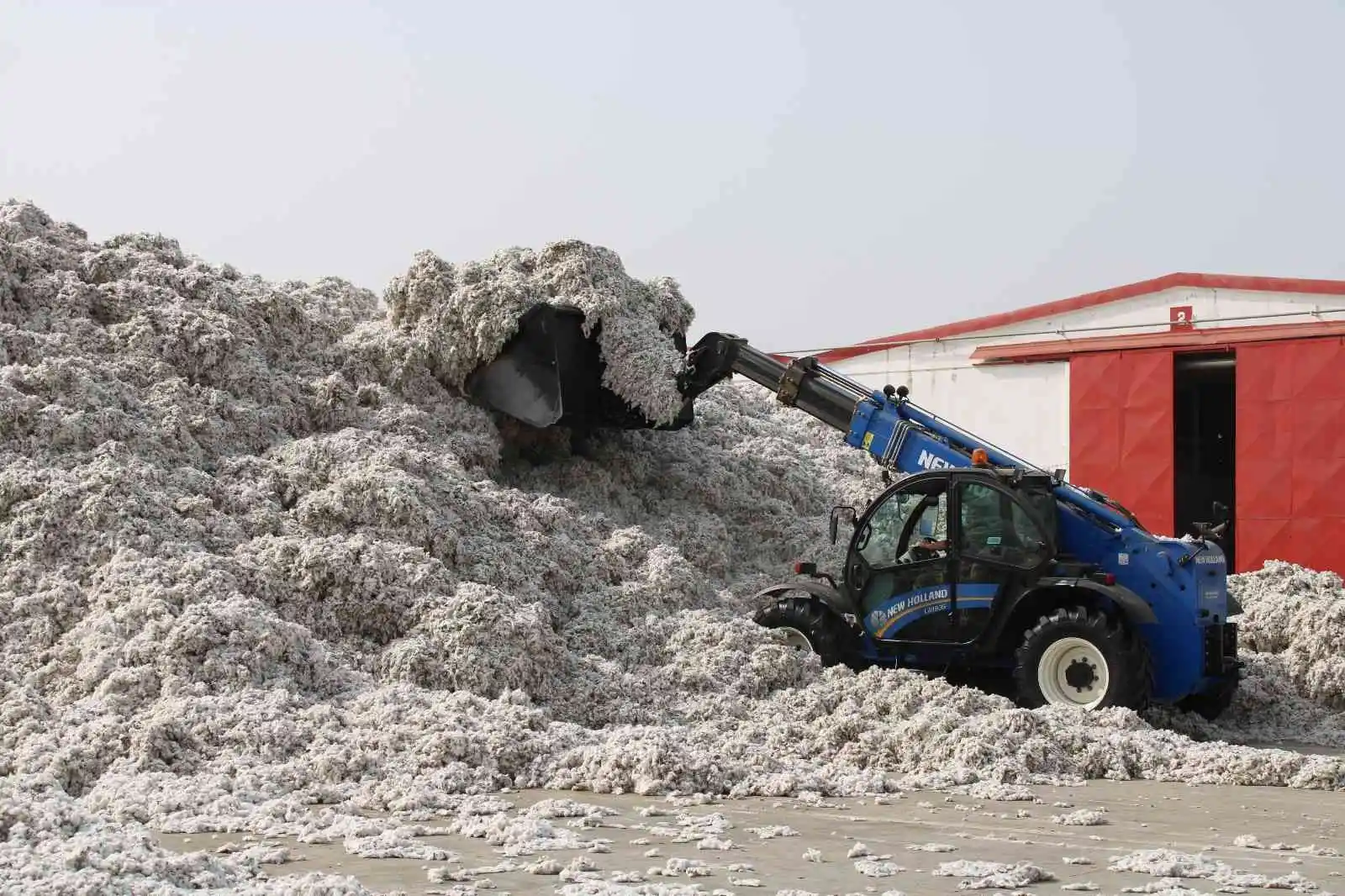 TARİŞ’e rağbet arttı, depolar 10 bin 200 ton pamukla doldu
