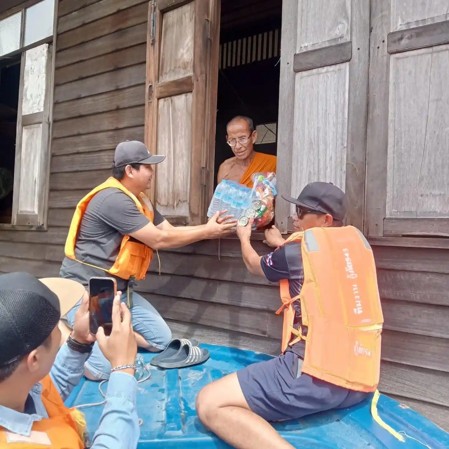 Tayland’da bir kentin neredeyse tamamı sular altına kaldı
