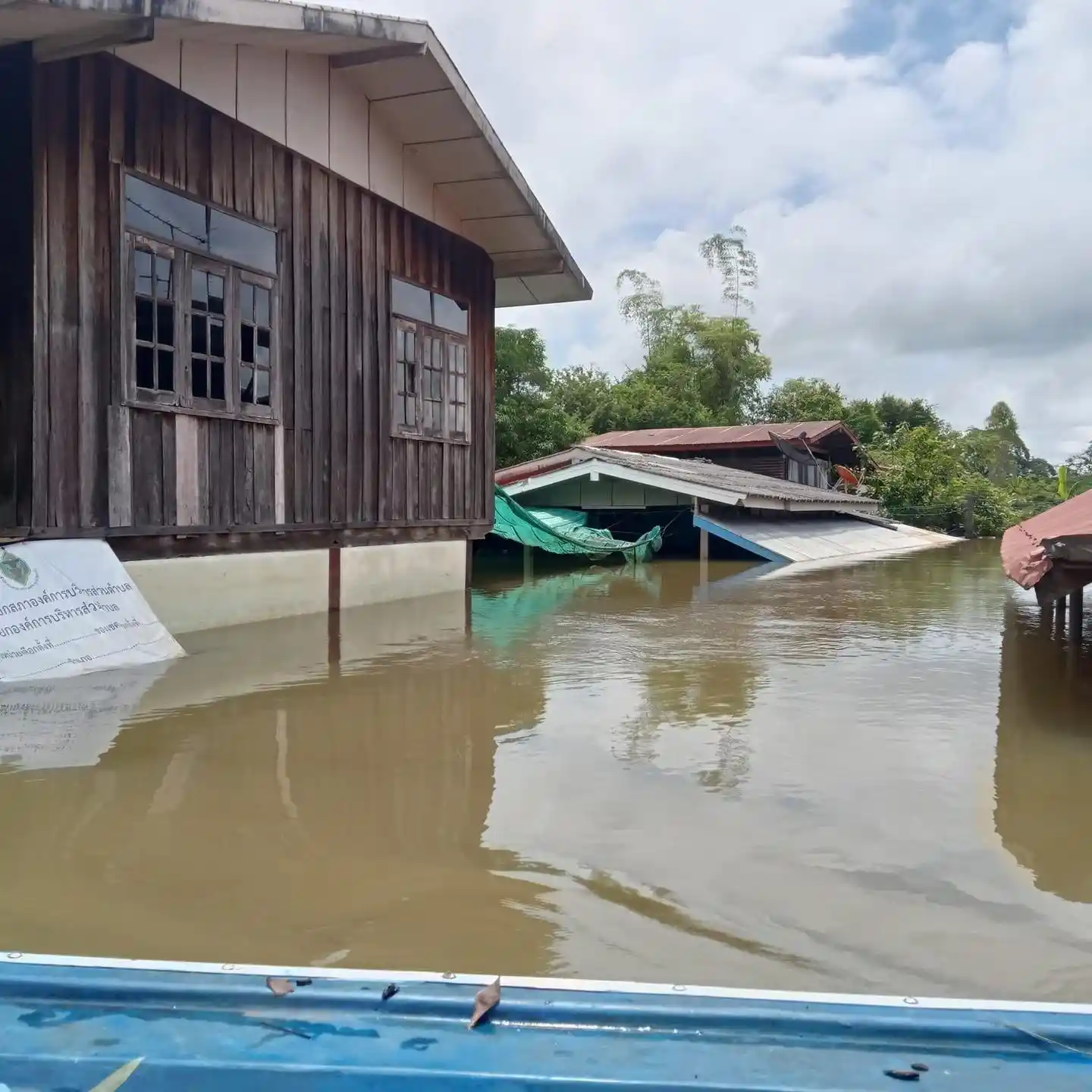 Tayland’da bir kentin neredeyse tamamı sular altına kaldı
