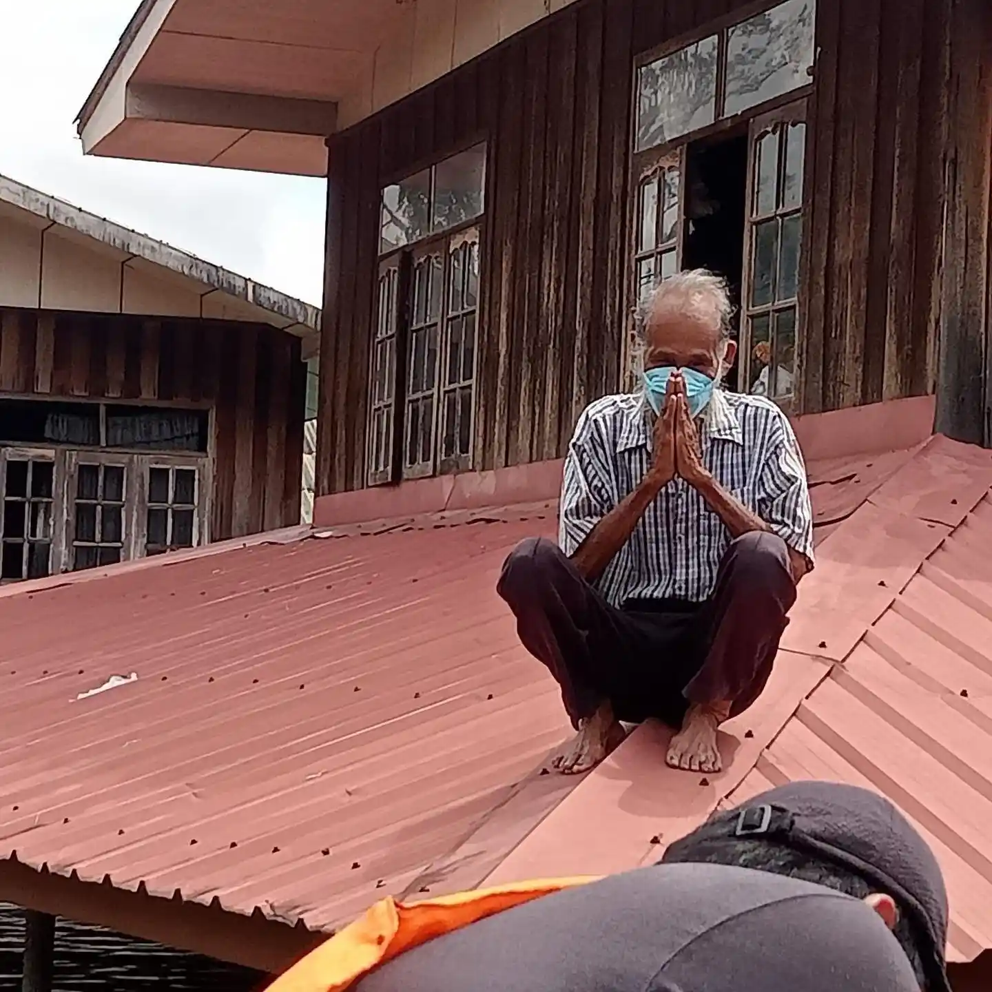 Tayland’da bir kentin neredeyse tamamı sular altına kaldı
