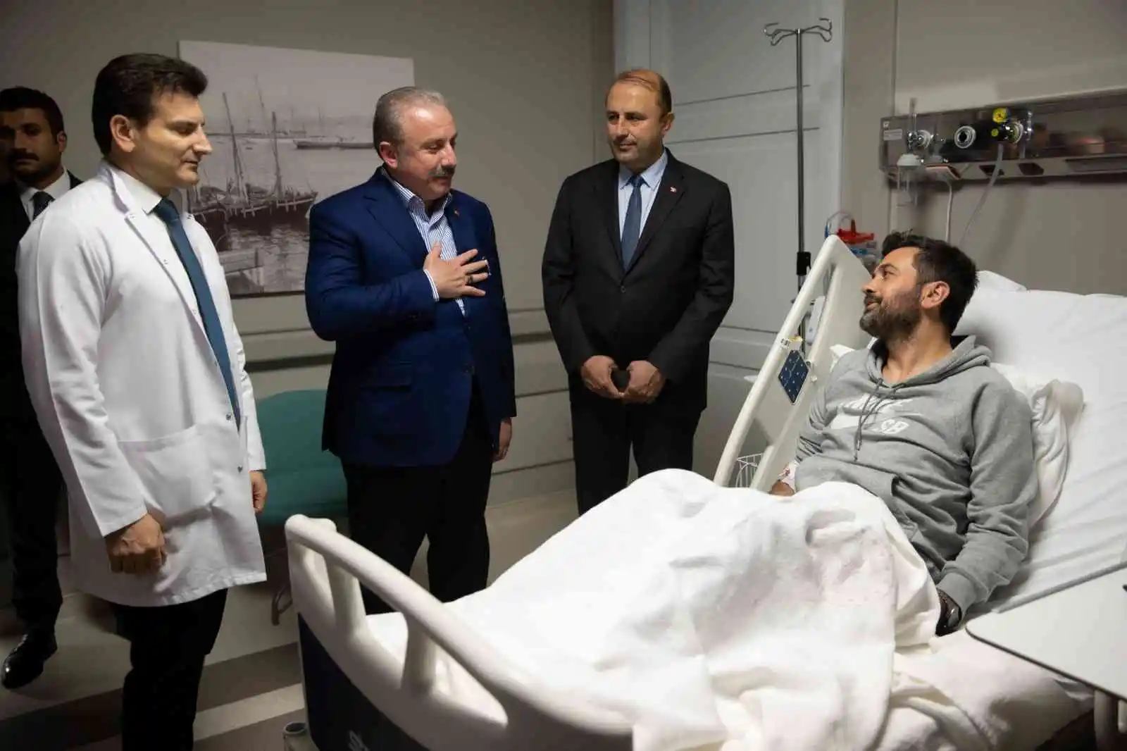 TBMM Başkanı Şentop trafik kazası geçiren Binali Yıldırım ile Şamil Ayrım'ı ziyaret etti
