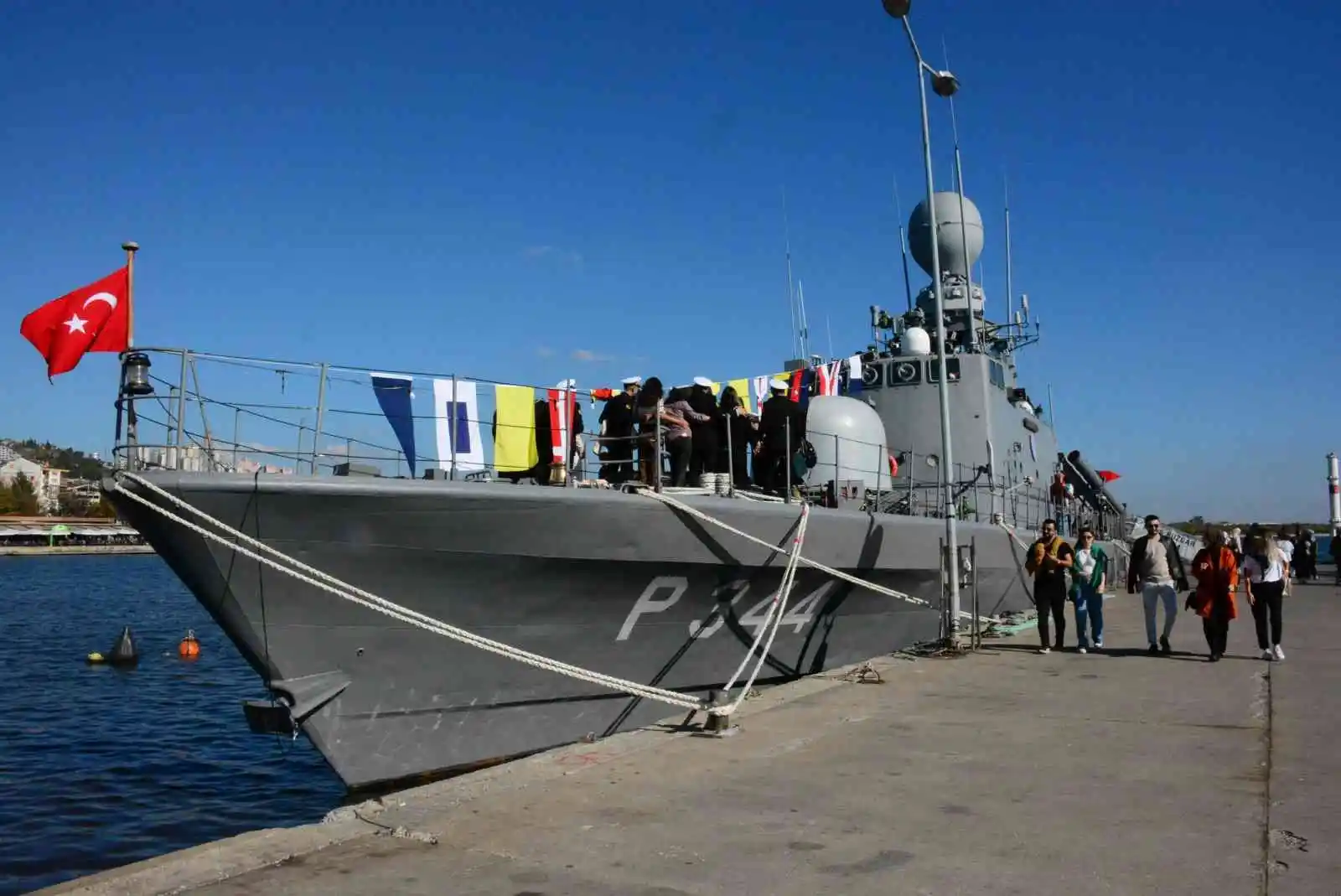 TCG Rüzgar kapılarını vatandaşlara açtı