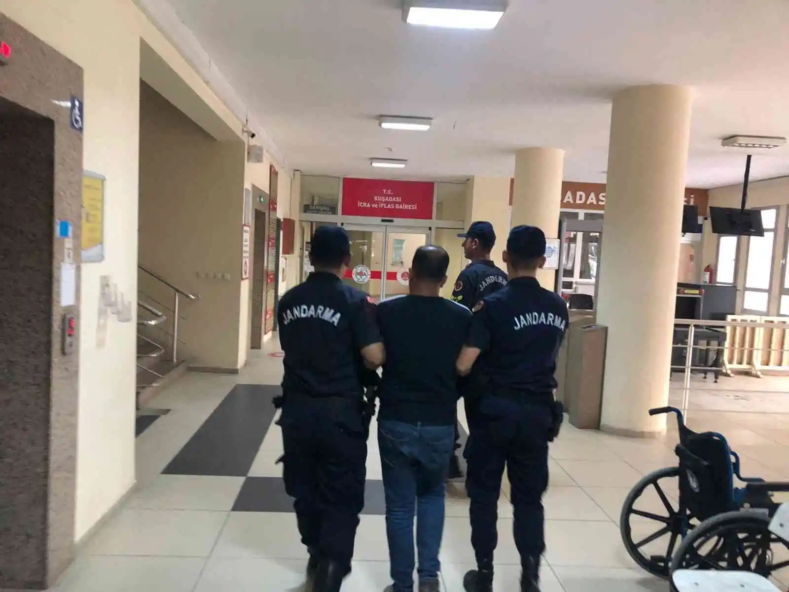 Terör firarisi Kuşadası'nda yakalandı