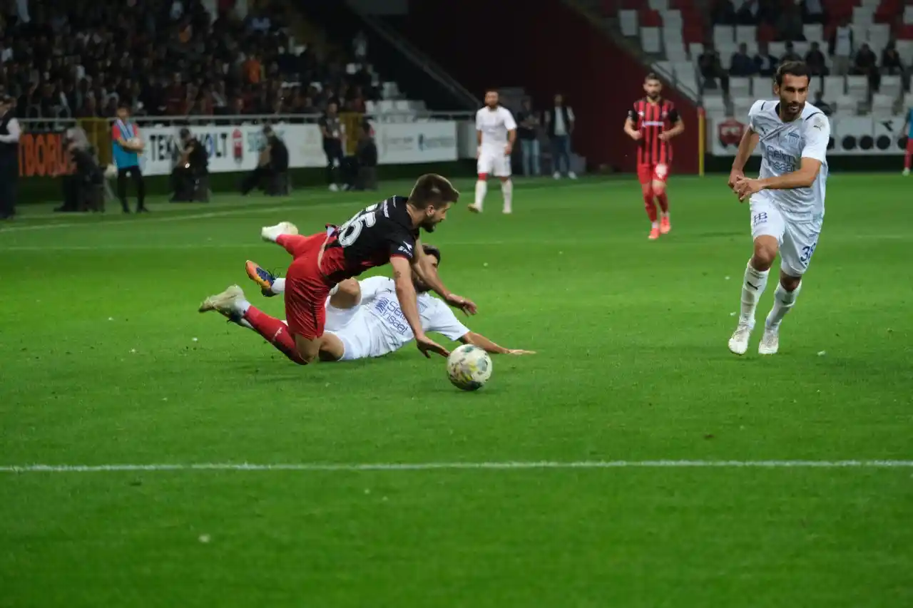 TFF 2. Lig: 24Erzincanspor: 1 - Arnavutköy Belediyesi Gençlik ve Spor: 1
