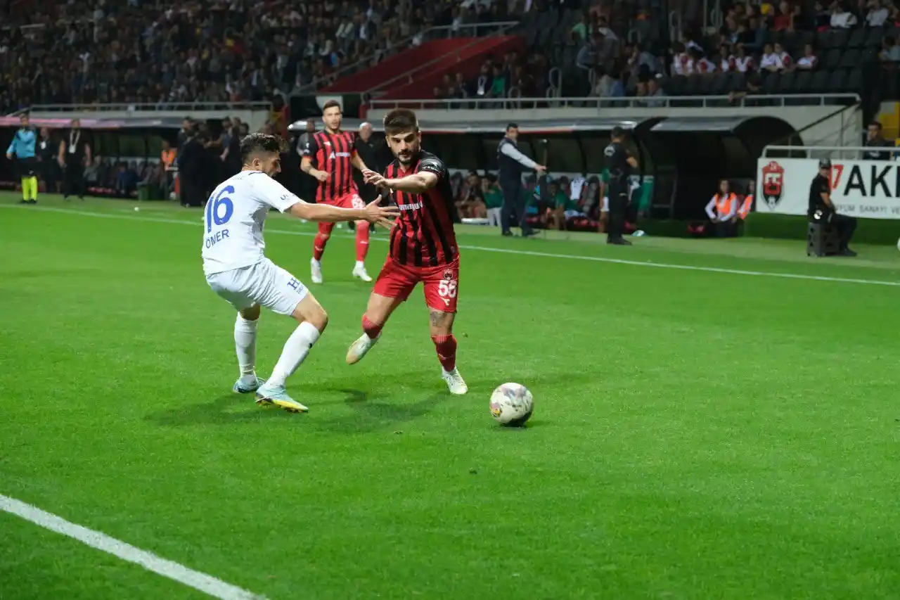 TFF 2. Lig: 24Erzincanspor: 1 - Arnavutköy Belediyesi Gençlik ve Spor: 1
