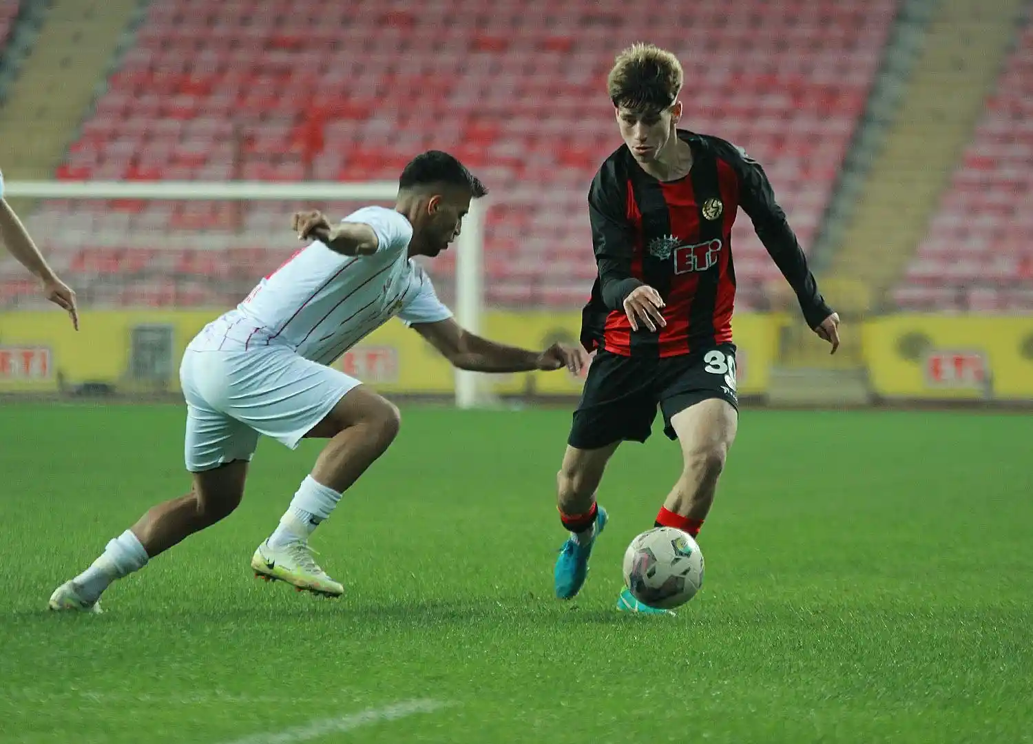 TFF 3. Lig: Eskişehirspor: 1 - Edirnespor: 3
