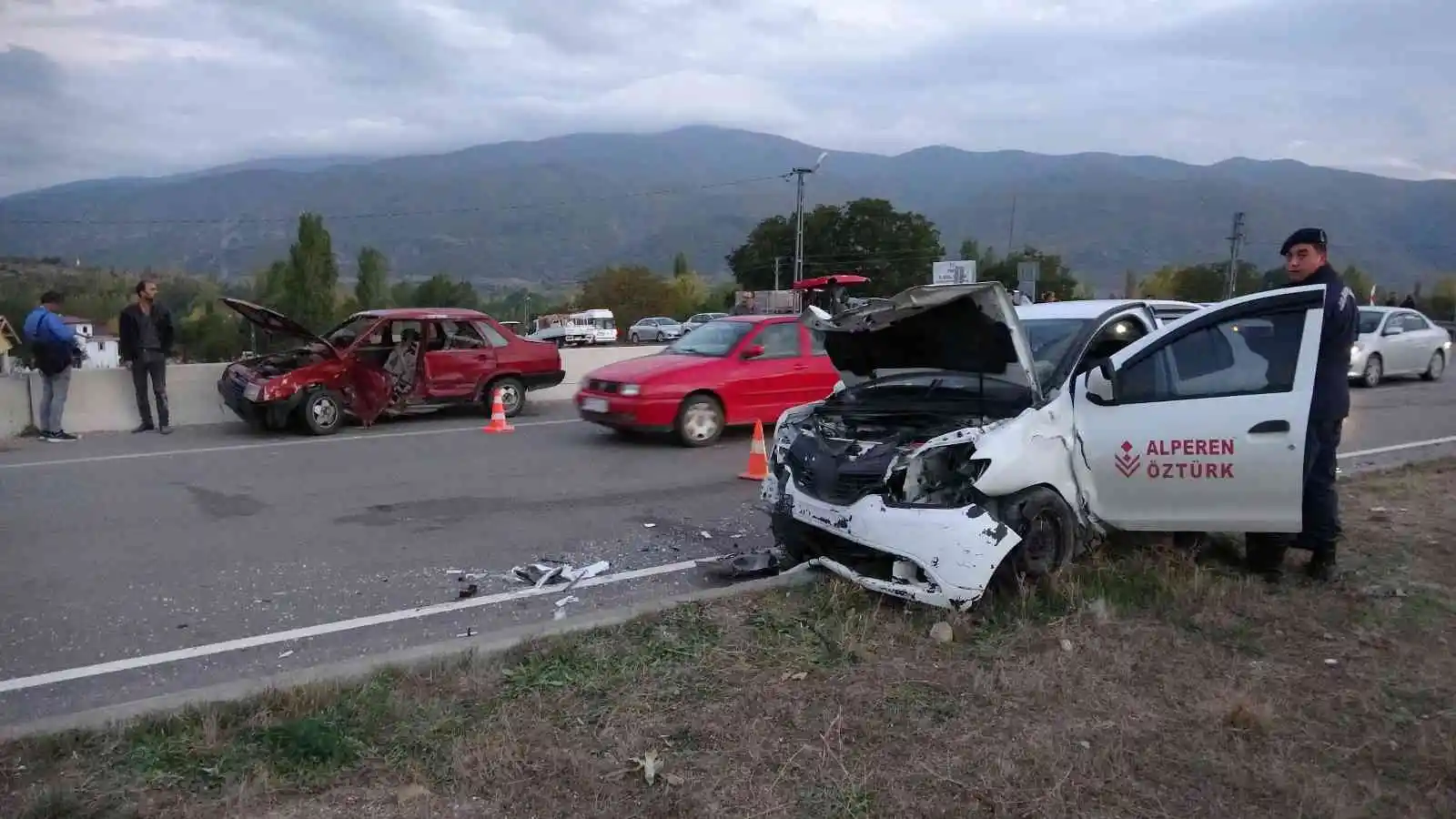 Tokat’ta iki otomobil çarpıştı: 1 ölü, 2 yaralı
