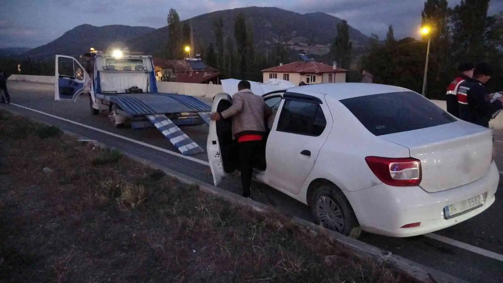 Tokat’ta iki otomobil çarpıştı: 1 ölü, 2 yaralı
