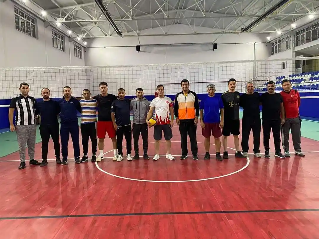 Tomarza'da Cumhuriyet Kupası Voleybol Turnuvası başladı
