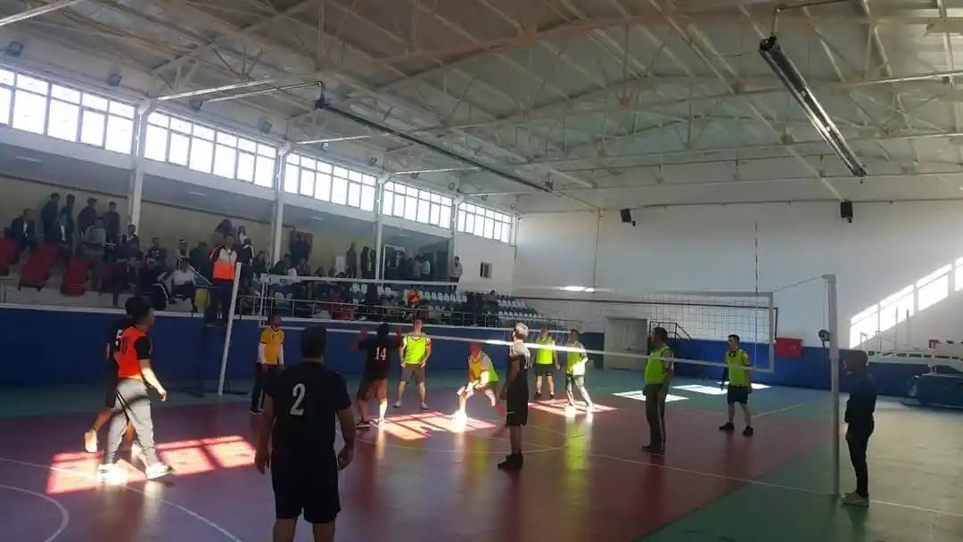 Tomarza’da Cumhuriyet Kupası Voleybol Turnuvası başladı
