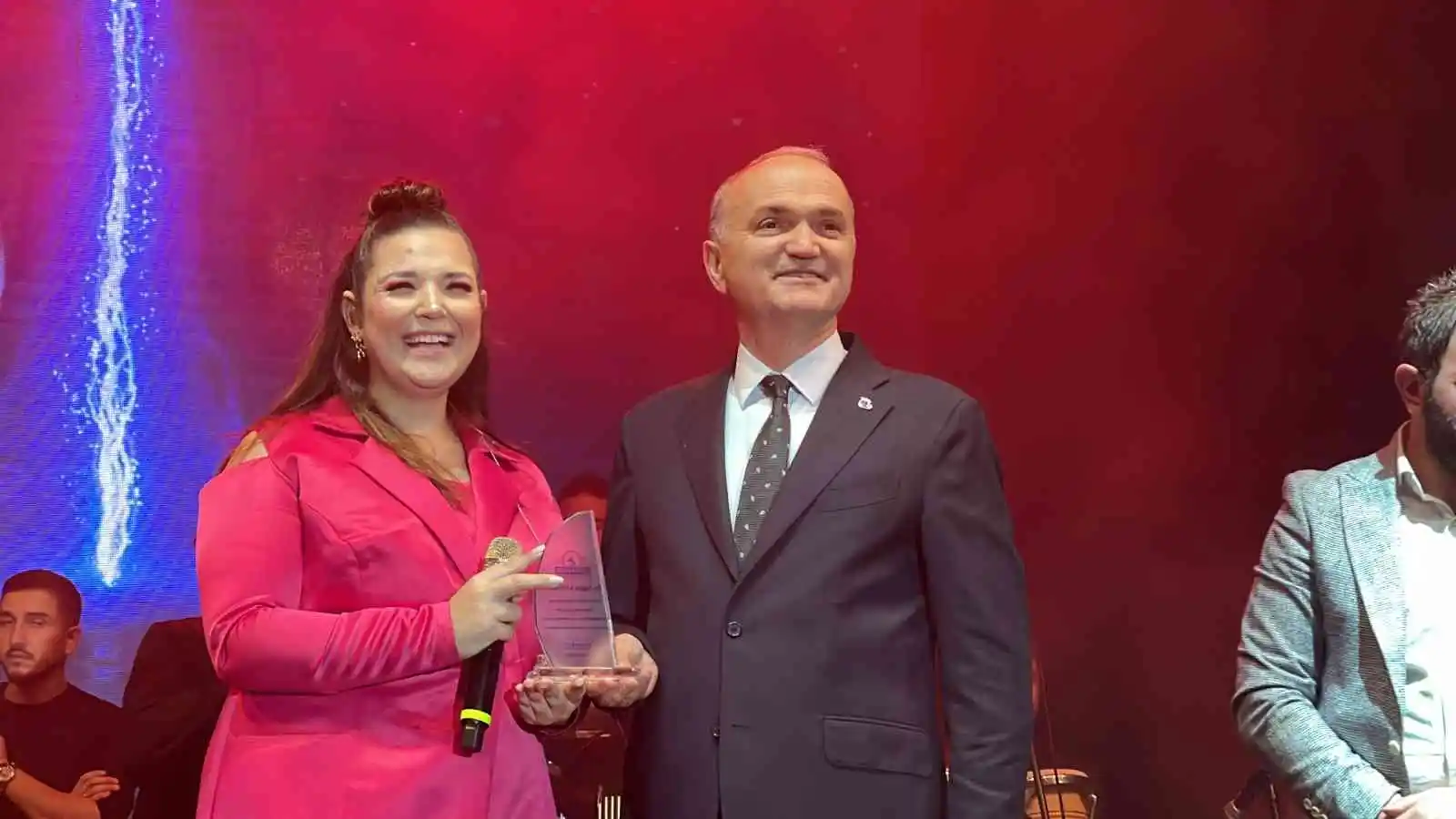 Tuğçe Kandemir, alanı dolduranlara unutulmaz bir gece yaşattı