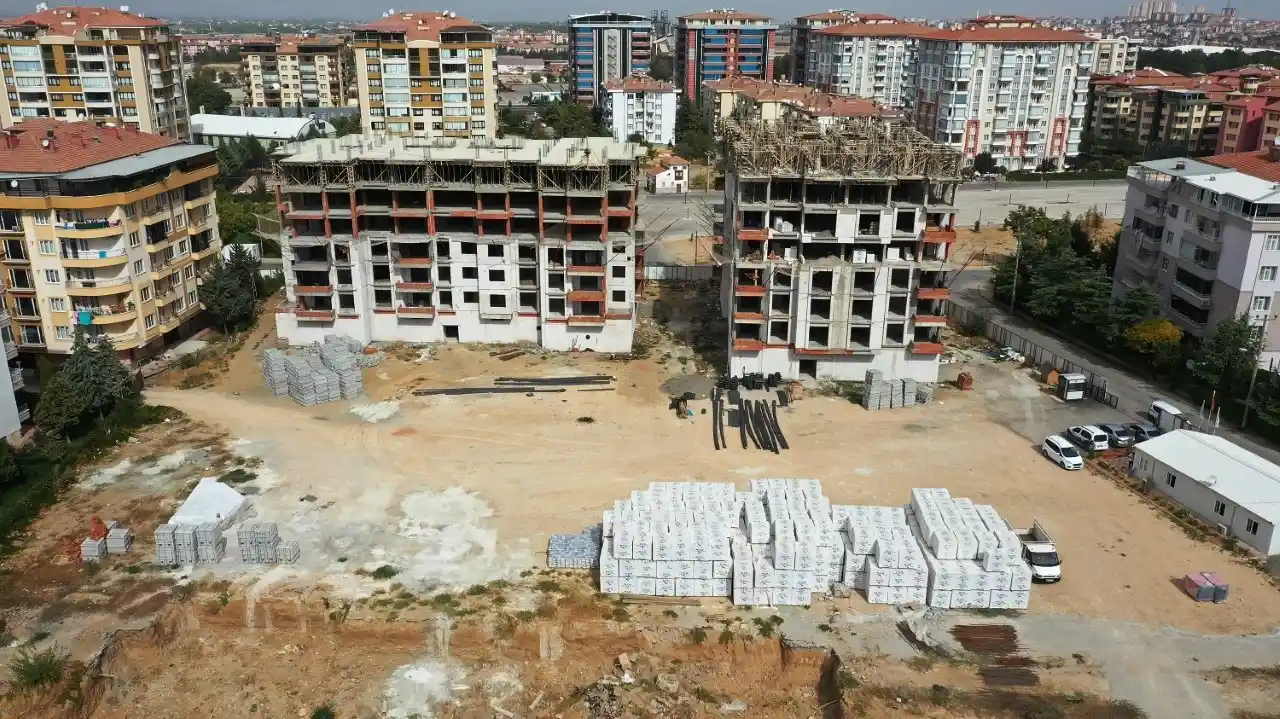 Turgut Özal Mahallesi’nde kentsel dönüşüm binaları yükseliyor