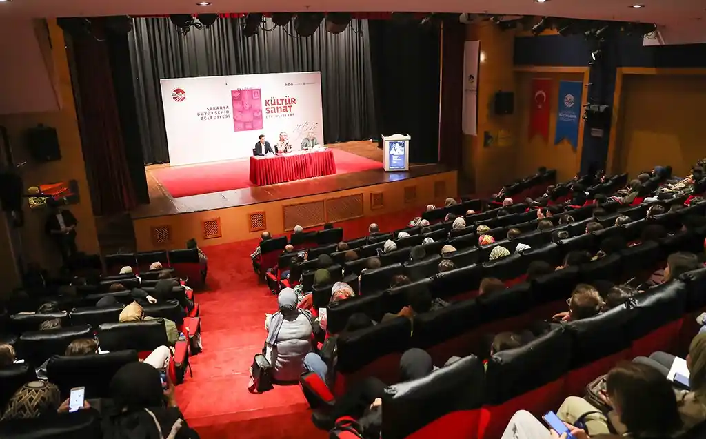 Türk edebiyatının usta kalemi Rasim Özdenören panelde konuşuldu
