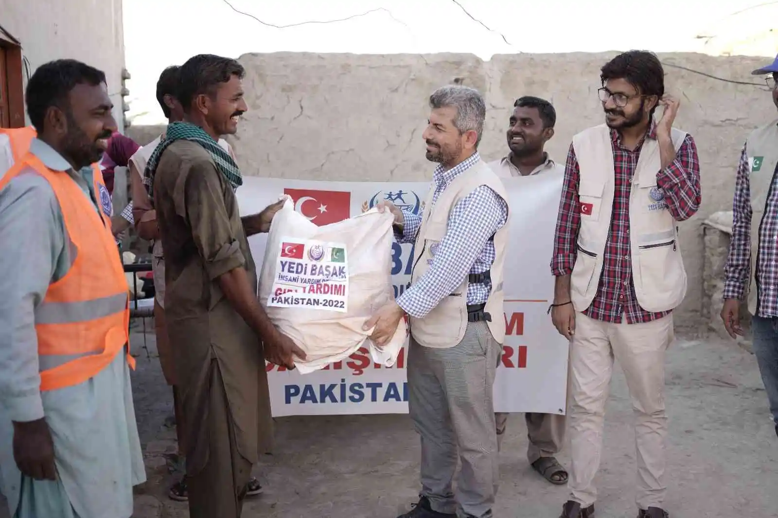 Türkiye, Pakistan’ın yaralarını sarıyor
