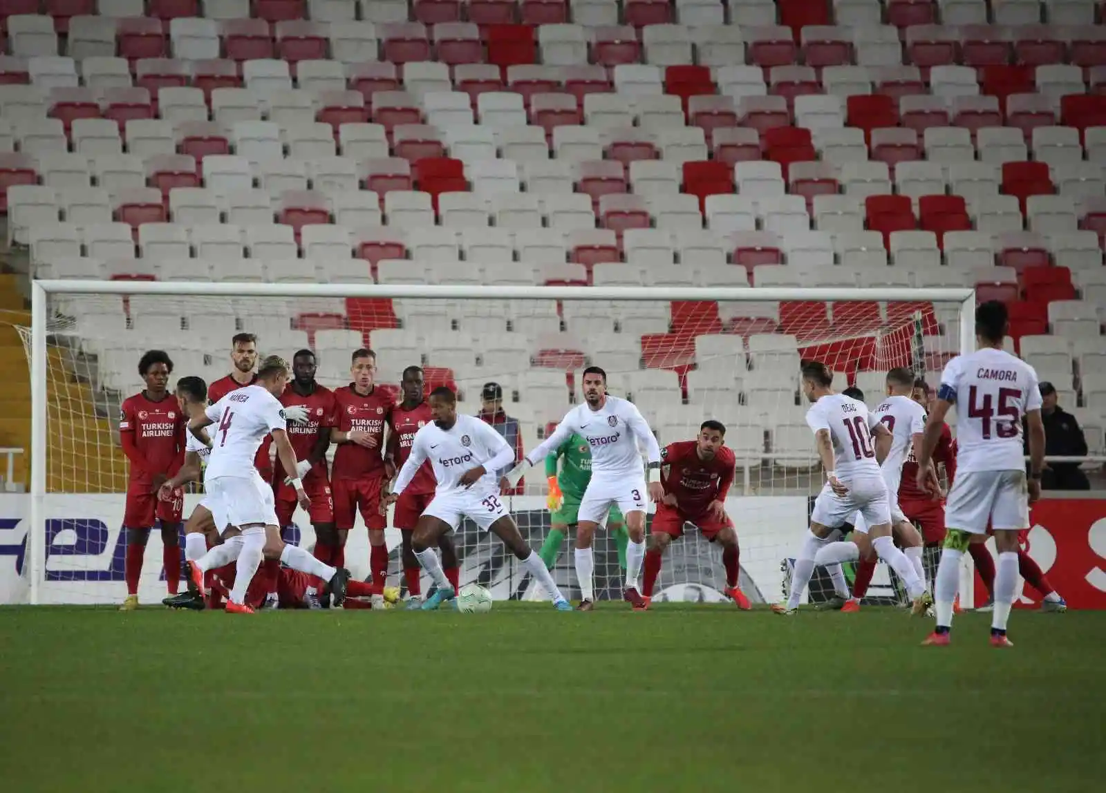 UEFA Avrupa Konferans Ligi: Sivasspor: 3 - CFR Cluj: 0 (Maç sonucu)
