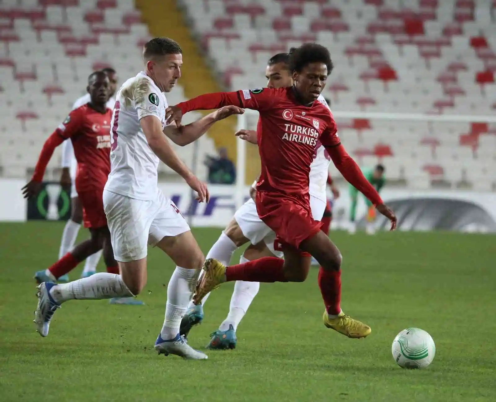 UEFA Avrupa Konferans Ligi: Sivasspor: 3 - CFR Cluj: 0 (Maç sonucu)
