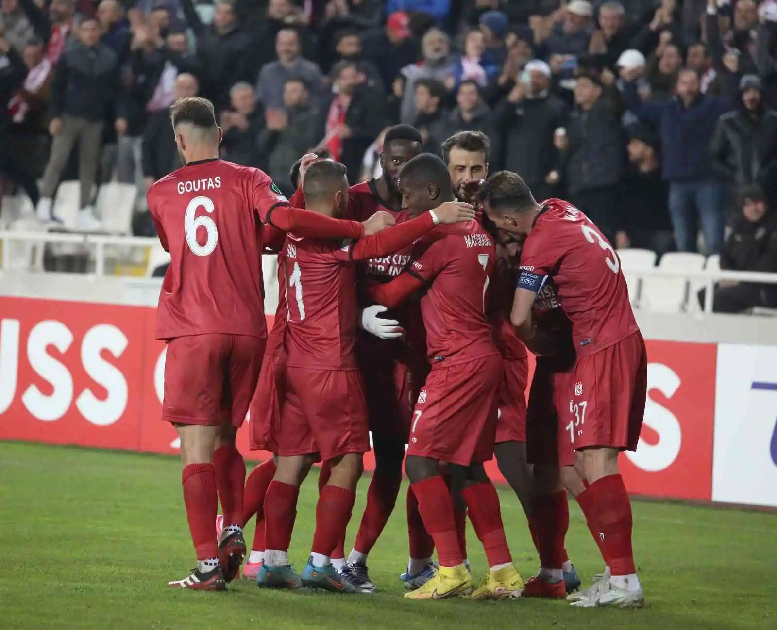 UEFA Avrupa Konferans Ligi: Sivasspor: 3 - CFR Cluj: 0 (Maç sonucu)
