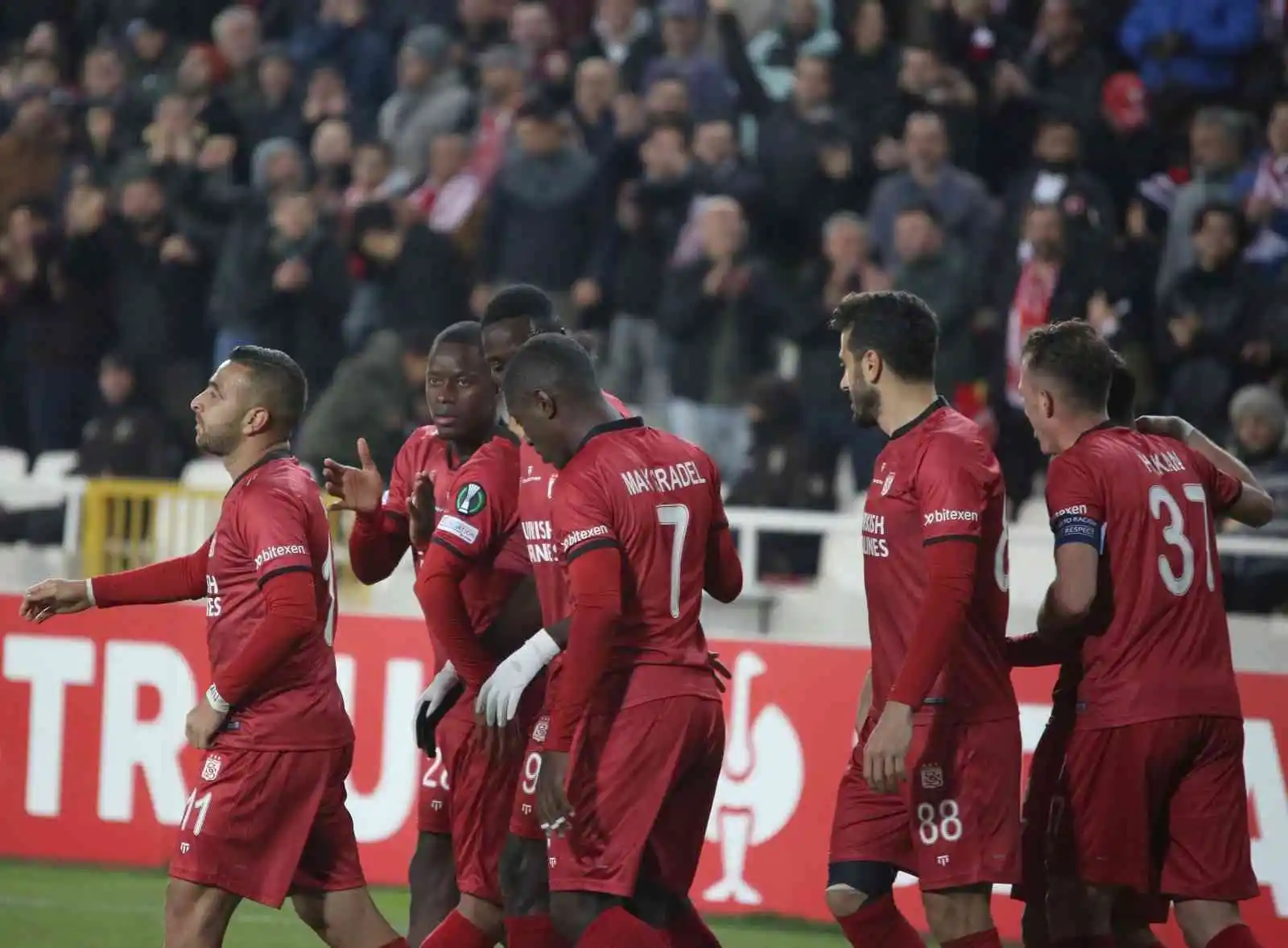 UEFA Avrupa Konferans Ligi: Sivasspor: 3 - CFR Cluj: 0 (Maç sonucu)
