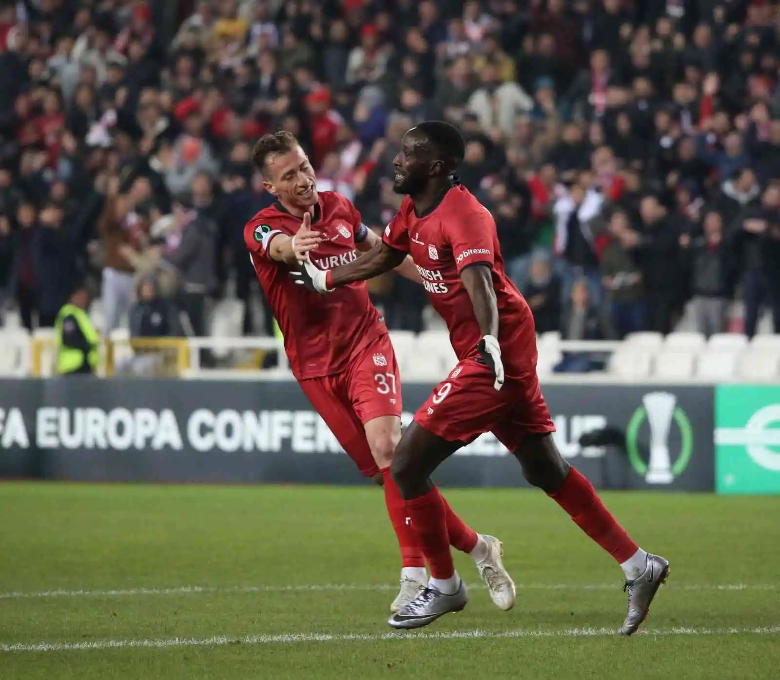 UEFA Avrupa Konferans Ligi: Sivasspor: 3 - CFR Cluj: 0 (Maç sonucu)
