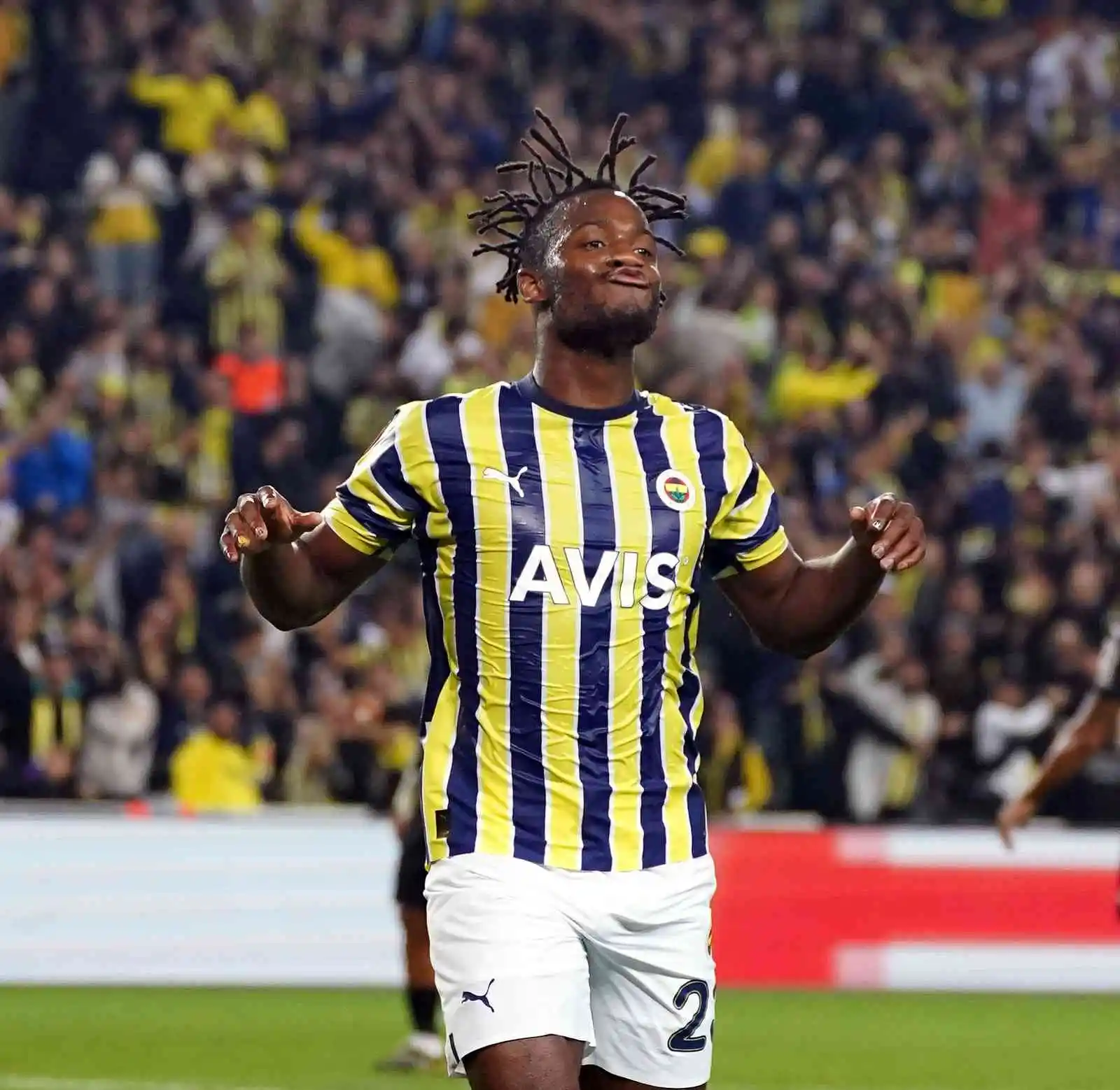 UEFA Avrupa Ligi: Fenerbahçe: 1 - AEK Larnaca: 0 (İlk yarı)