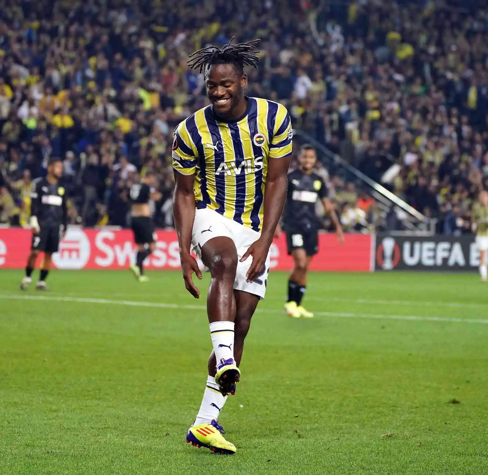 UEFA Avrupa Ligi: Fenerbahçe: 1 - AEK Larnaca: 0 (İlk yarı)