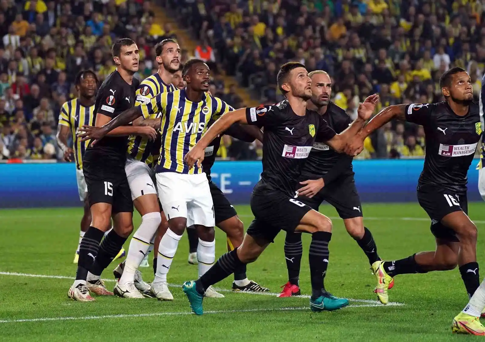 UEFA Avrupa Ligi: Fenerbahçe: 1 - AEK Larnaca: 0 (İlk yarı)