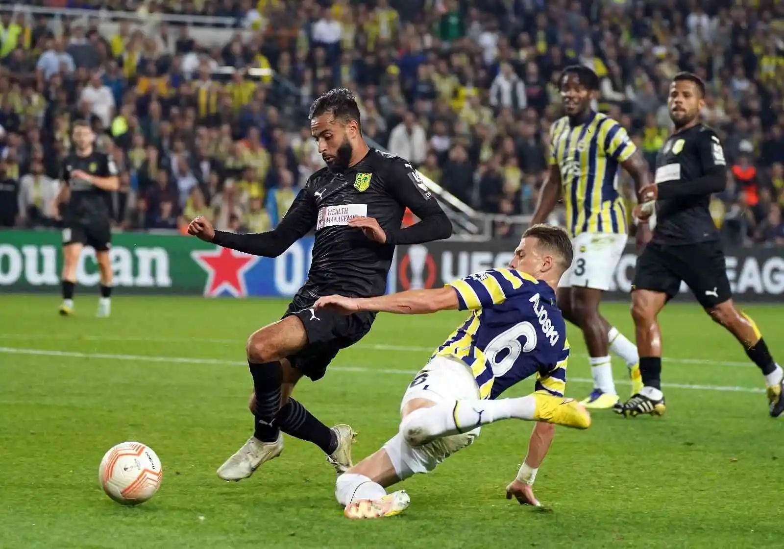 UEFA Avrupa Ligi: Fenerbahçe: 1 - AEK Larnaca: 0 (İlk yarı)