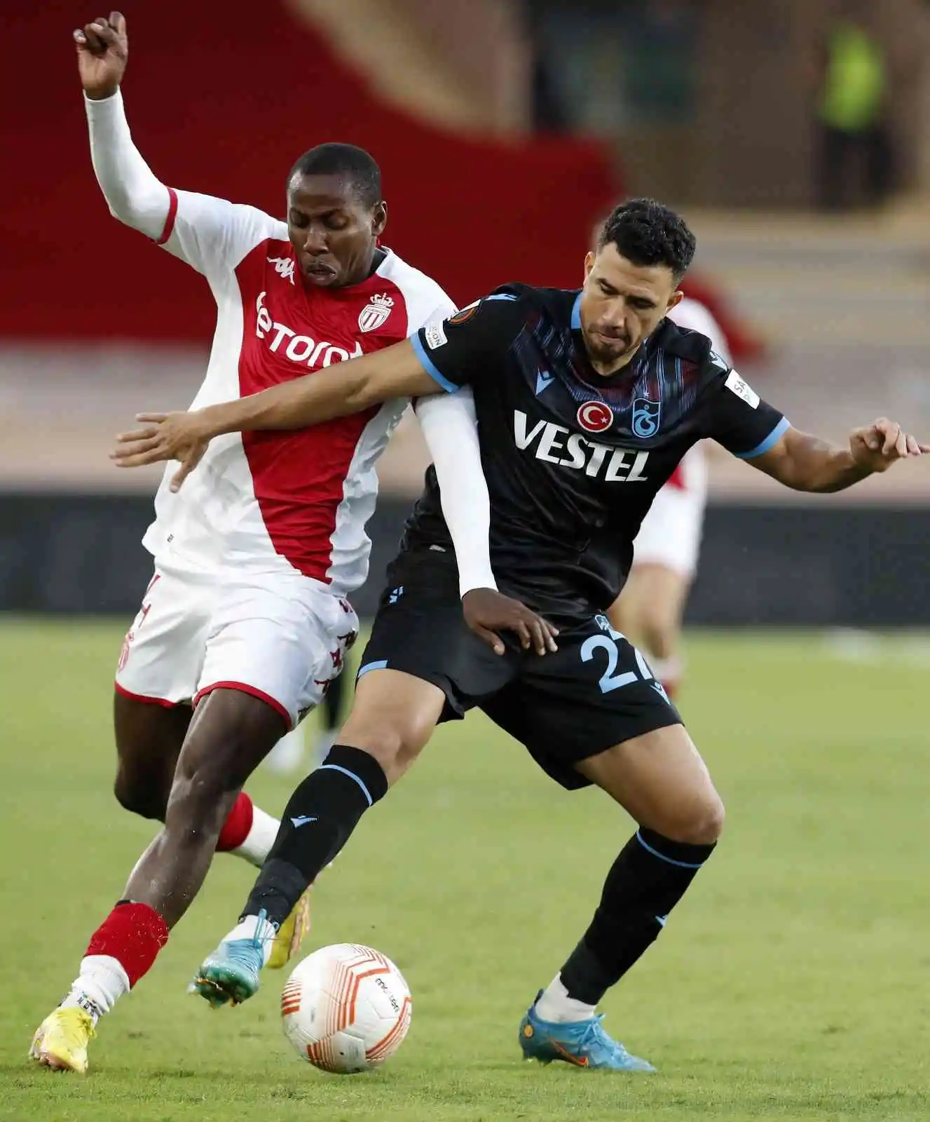 UEFA Avrupa Ligi: Monaco: 2 - Trabzonspor: 0 (İlk yarı)