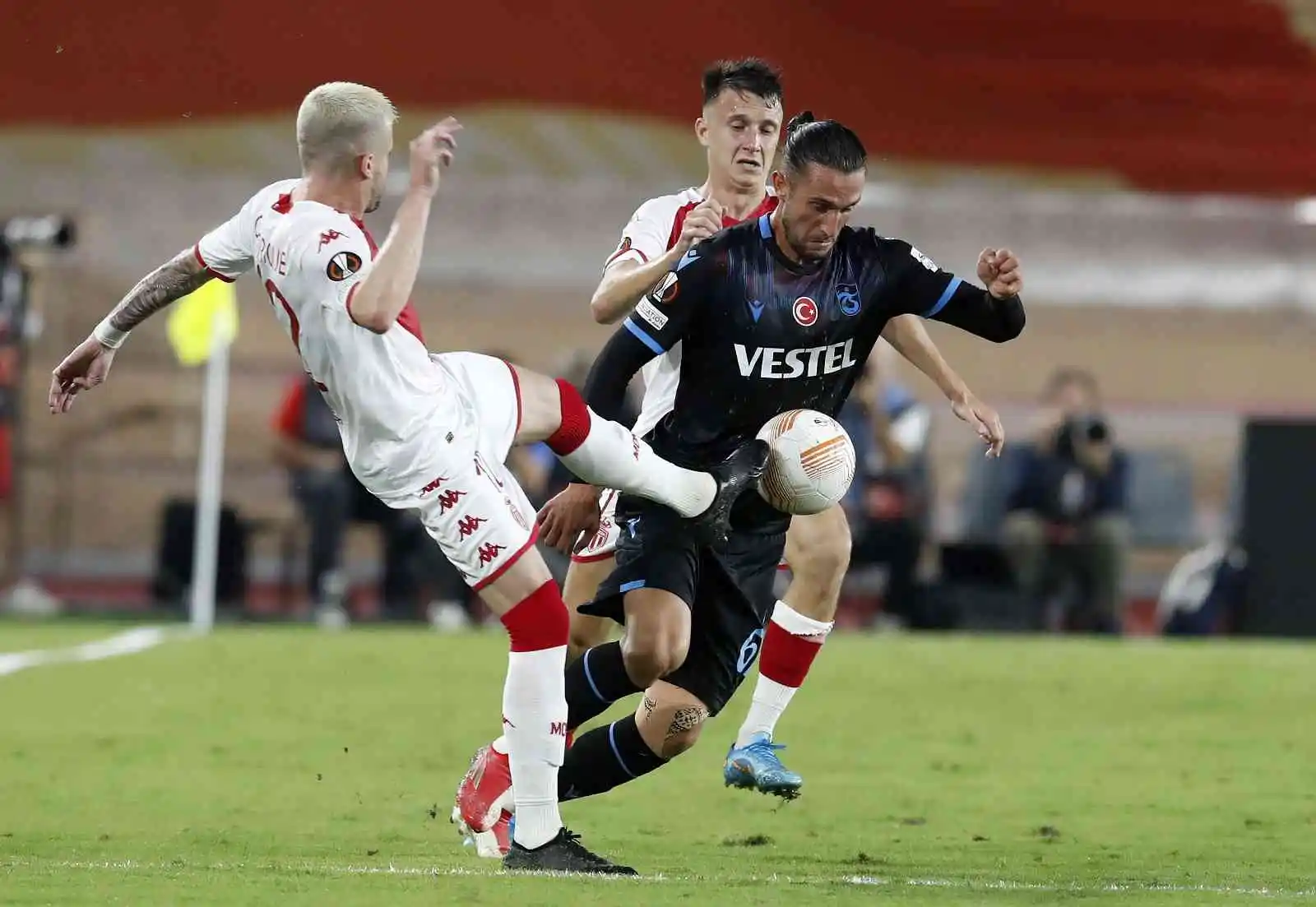 UEFA Avrupa Ligi: Monaco: 2 - Trabzonspor: 0 (İlk yarı)