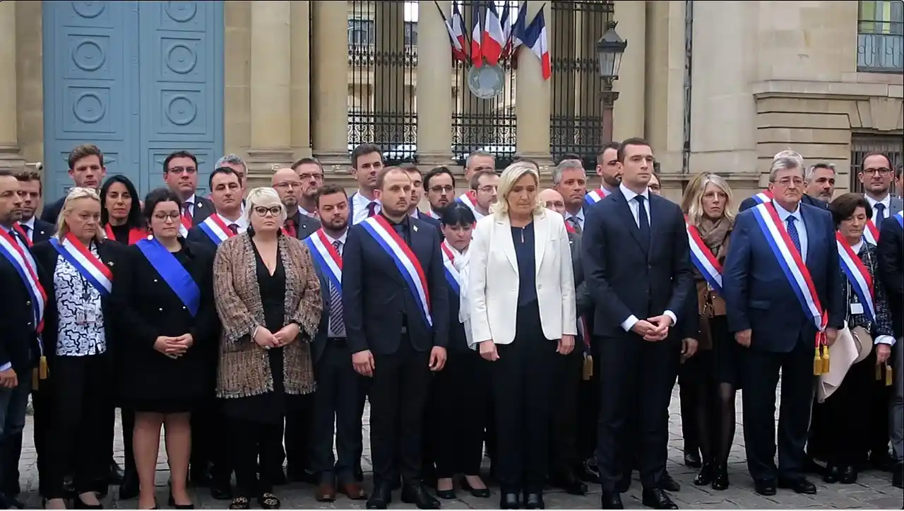 Ulusal Birlik Partisi lideri Le Pen: