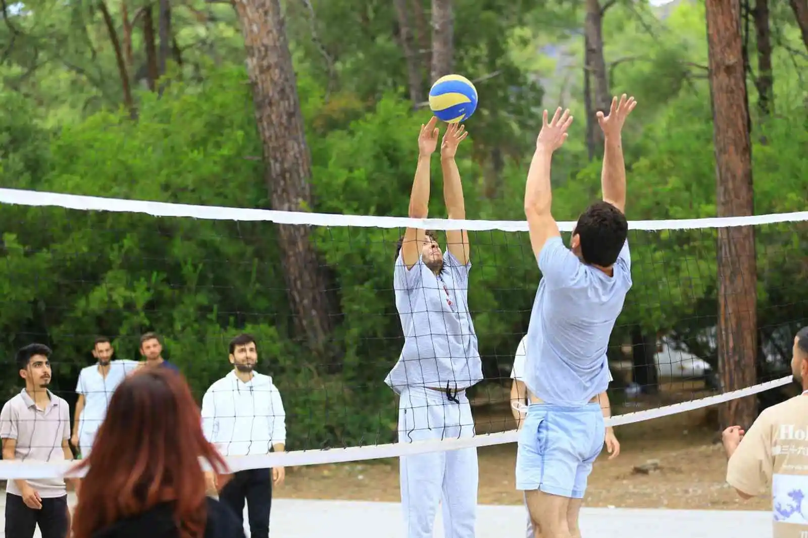 Üniversite öğrencilere Büyükşehir Belediyesi kampında buluştu
