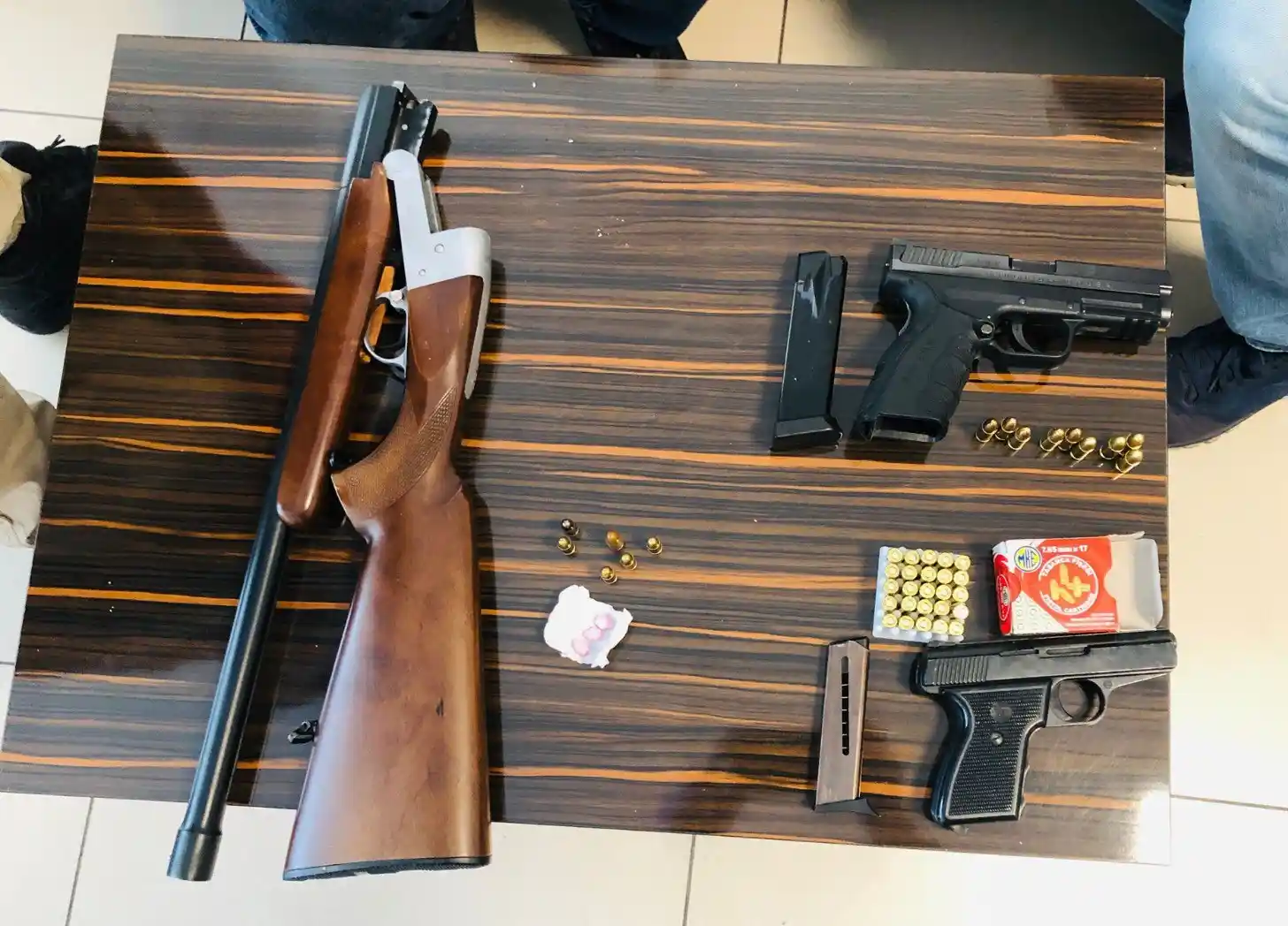 Uşak'ta silahlı suç örgütüne yönelik operasyonda 6 kişi tutuklandı